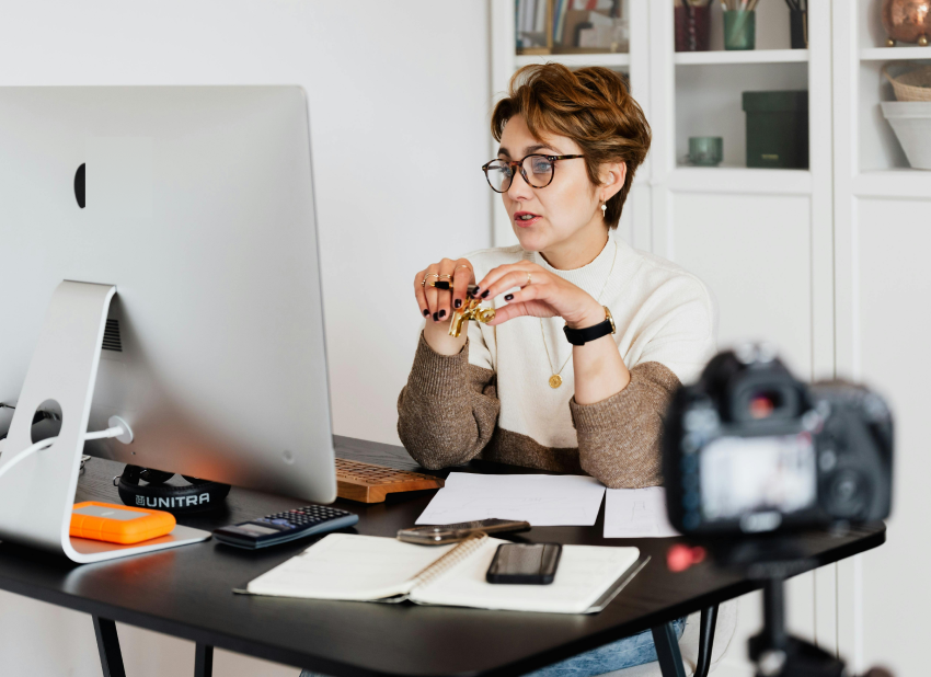 mental health professional accepting payments on a desktop computer